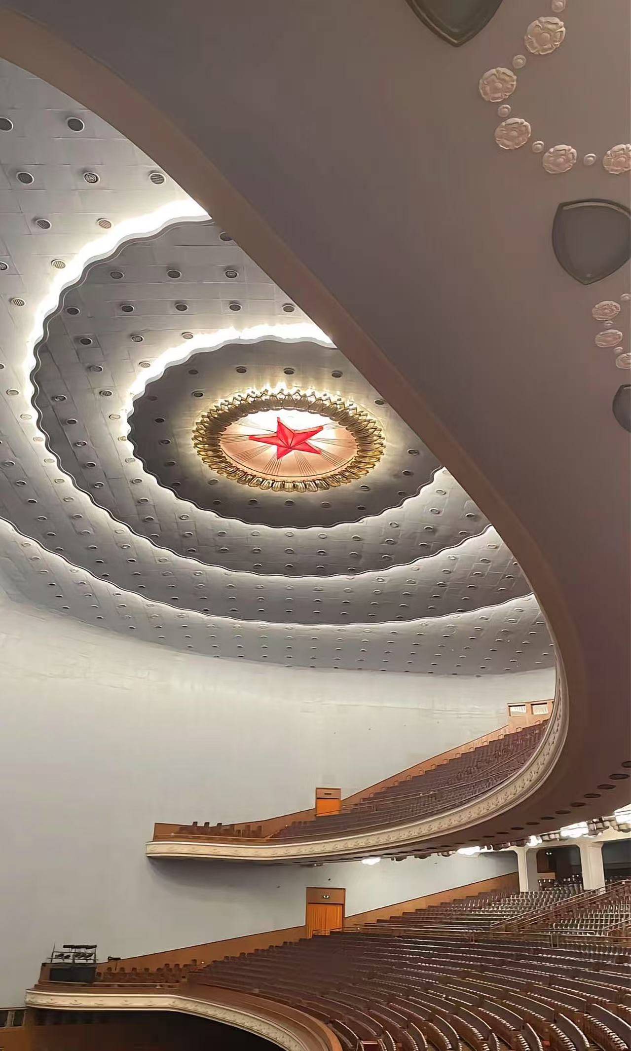 星火初燃：建党风云光影志